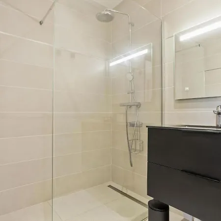 Apartment Appt 4 Etoiles -2 - Piscine - Wifi - Clim Saint-Raphaël