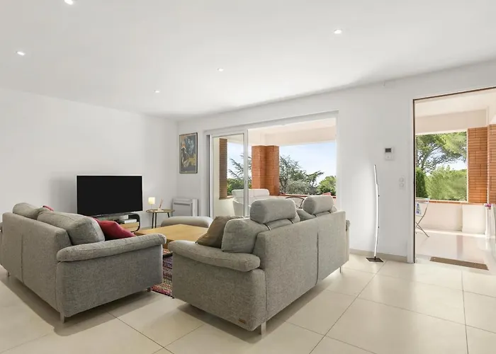 Daire Appt 4 Etoiles -2 - Piscine - Wifi - Clim Saint-Raphaël