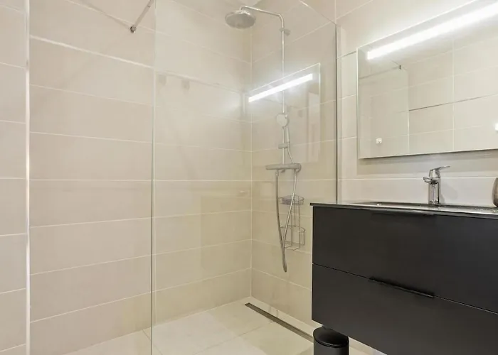 Daire Appt 4 Etoiles -2 - Piscine - Wifi - Clim Saint-Raphaël
