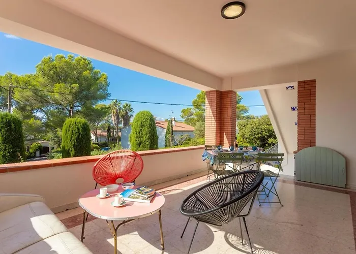 Daire Appt 4 Etoiles -2 - Piscine - Wifi - Clim Saint-Raphaël