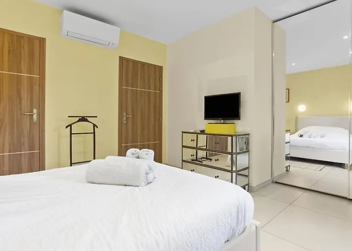 Appt 4 Etoiles -2 - Piscine - Wifi - Clim * Saint-Raphaël