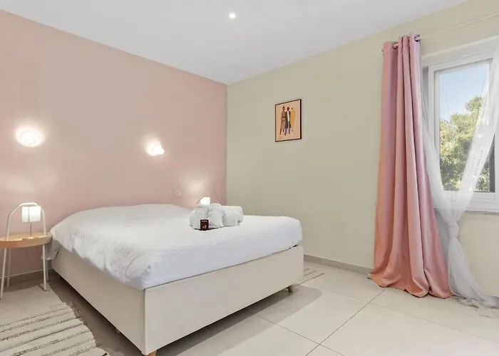 Daire Appt 4 Etoiles -2 - Piscine - Wifi - Clim