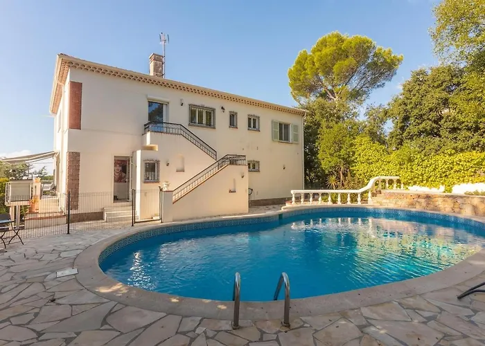 Daire Appt 4 Etoiles -2 - Piscine - Wifi - Clim Saint-Raphaël