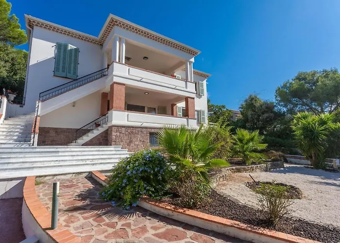 Daire Appt 4 Etoiles -2 - Piscine - Wifi - Clim Saint-Raphaël